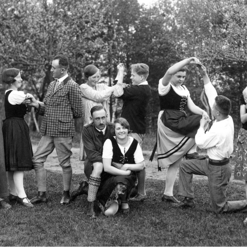 Bild enthält, People, Person, Photography, Shorts, Grass, Portrait, Park, Pants, Male, Man