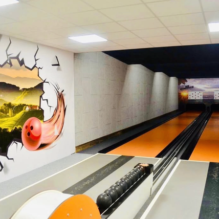 Bild enthält, Bowling, Leisure Activities, Architecture, Building
