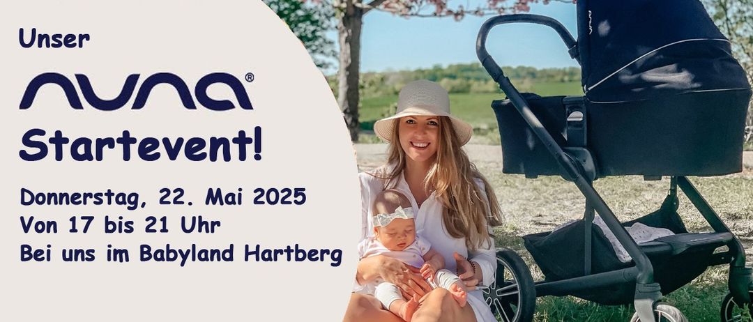 Eine lächelnde Frau, die ein Baby hält, mit einem Kinderwagen im Hintergrund, und Text, der auf eine Veranstaltung am 22. Mai 2025 um 11 Uhr im Babyland Hartberg hinweist.