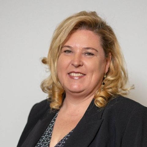 Bild enthält, Person, Photography, Portrait, Blonde, Blazer, Jacket, Adult, Female, Woman, Formal Wear