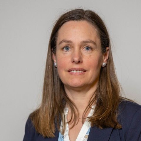 Bild enthält, Person, Photography, Portrait, Adult, Female, Woman, Blazer, Jacket, Blonde, Earring