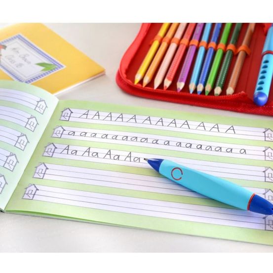 Bild enthält, Pen, Page, Text, Business Card, Paper