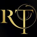Ein goldenes Logo mit den Buchstaben 'RT' in einer stilisierten, kunstvollen Schriftart, vor schwarzem Hintergrund.