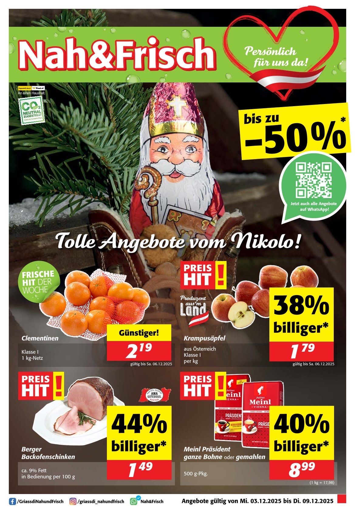 Ein Flyer zeigt Rabatte bis zu 50% mit einer Weihnachtsmann-Figur. Angebote umfassen Orangen, Schinken und Kaffee, alle mit Preisreduktionen. Ein QR-Code ist für WhatsApp verfügbar. Die Termine für die Rabatte sind aufgeführt.