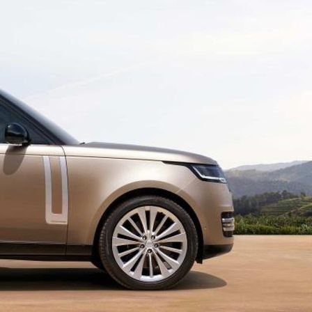 Bild enthält, Machine, Wheel, Tire, Alloy Wheel, Car, Car Wheel, Spoke, Transportation, Vehicle