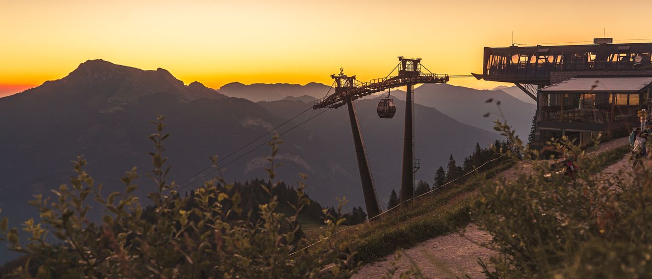 Bild enthält, Nature, Outdoors, Scenery, Mountain, Mountain Range, Person