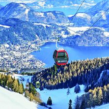 Bild enthält, Nature, Outdoors, Snow, Transportation, Vehicle, Ski Lift, Car, Lawn Mower, Plant, Tool