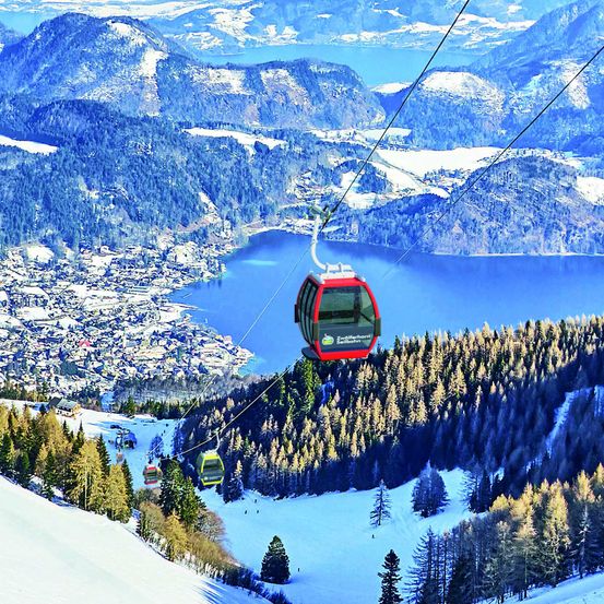 Bild enthält, Nature, Outdoors, Snow, Transportation, Vehicle, Ski Lift, Car, Lawn Mower, Plant, Tool