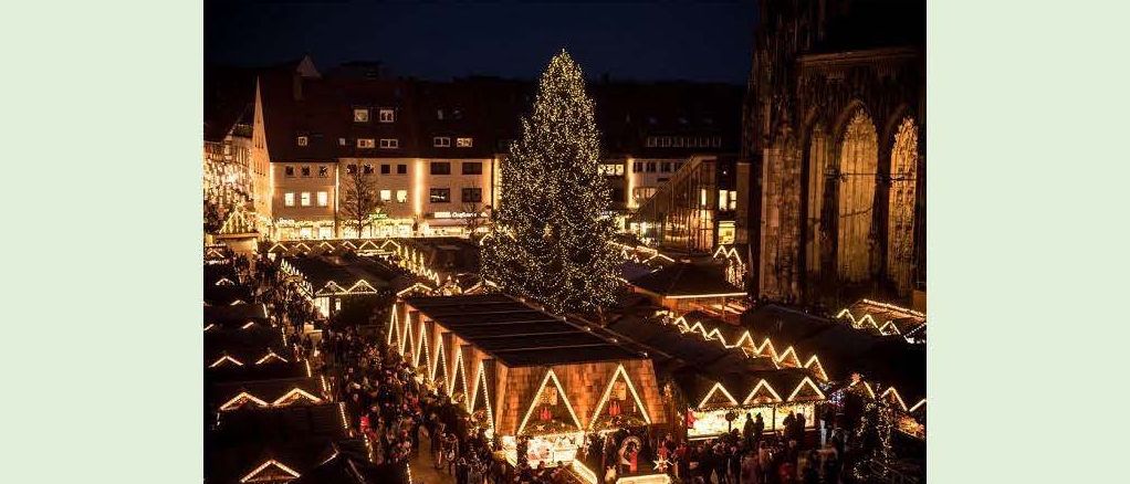 Bild enthält, Advertisement, Poster, Architecture, Building, Candle, Person