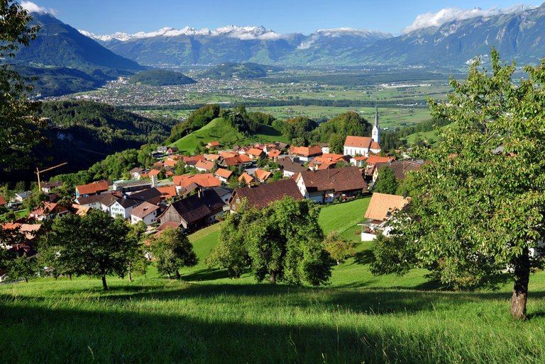 Bild enthält, Nature, Outdoors, Countryside, Rural, Village, Architecture, Building