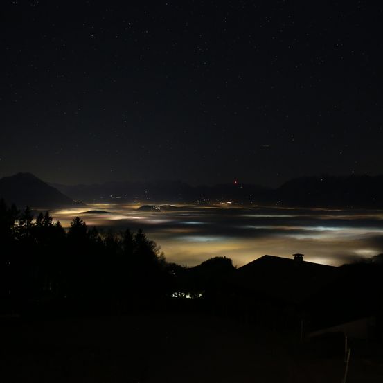 Bild enthält, Nature, Night, Outdoors, Starry Sky, Silhouette, Sky, Scenery