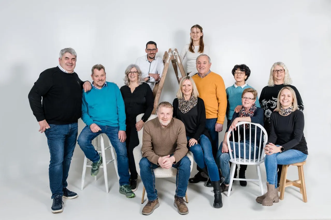 Groupshot, Person, People, Adult, Female, Woman, Male, Man, Jeans, Pants
