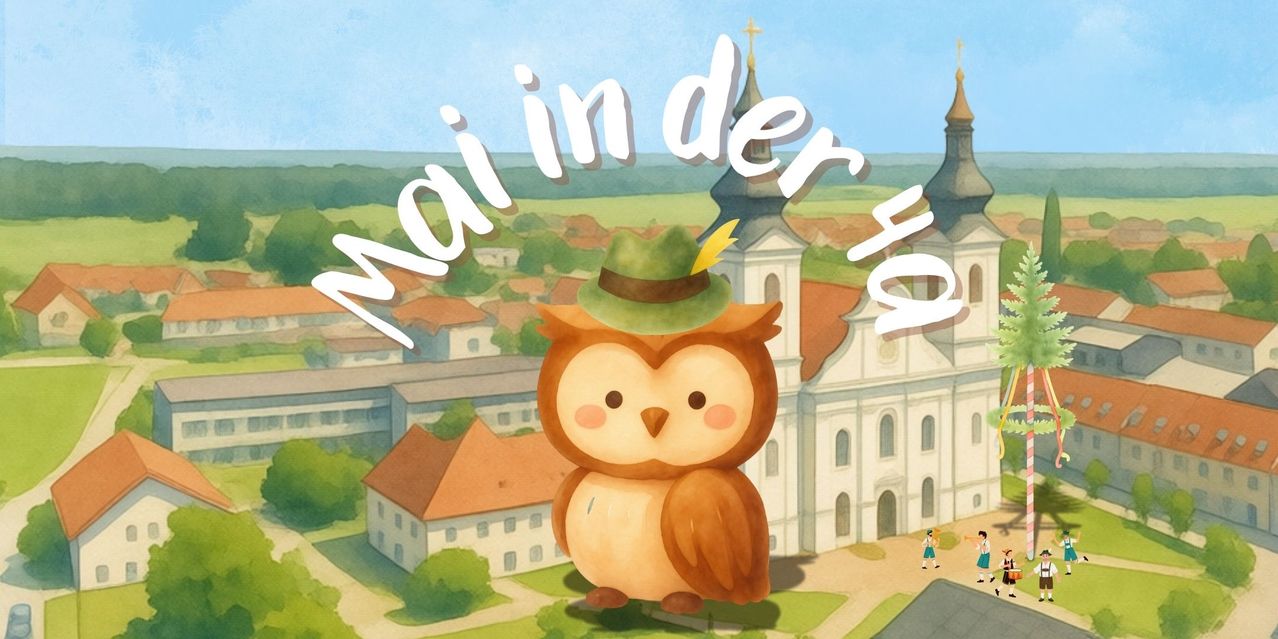 An illustration of an owl wearing a green hat standing in front of a town with the words Main in der Hö written above it.