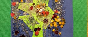 Bild enthält, Applique, Pattern, Art, Modern Art, Envelope, Greeting Card, Mail, Quilt, Collage, Person