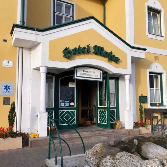 Bild enthält, Architecture, Building, House, Housing, Portico