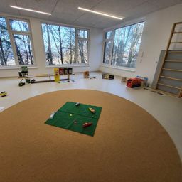 Bild enthält, Floor, Play Area, Flooring, Indoors, Interior Design