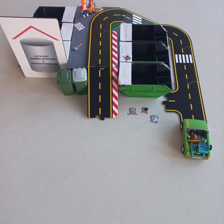 Bild enthält, Road, Car, Transportation, Vehicle, Person, Machine, Wheel