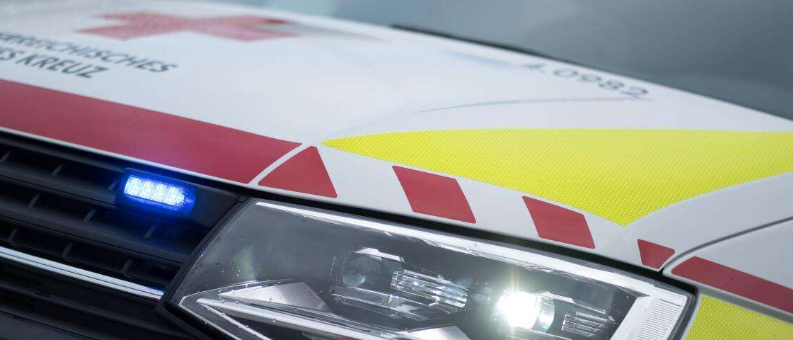 Bild enthält, Car, Transportation, Vehicle, Headlight, Ambulance, Van