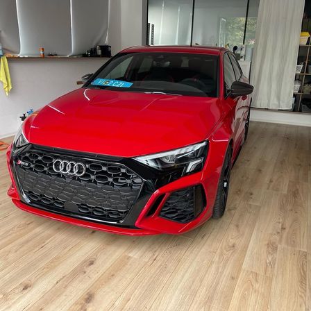 Bild enthält, Bumper, Transportation, Vehicle, Car, Chair, Furniture, Headlight, Machine, Wheel