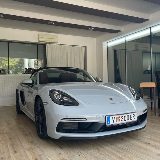 Bild enthält, Transportation, Vehicle, Bumper, Car, Headlight, Chair, Furniture