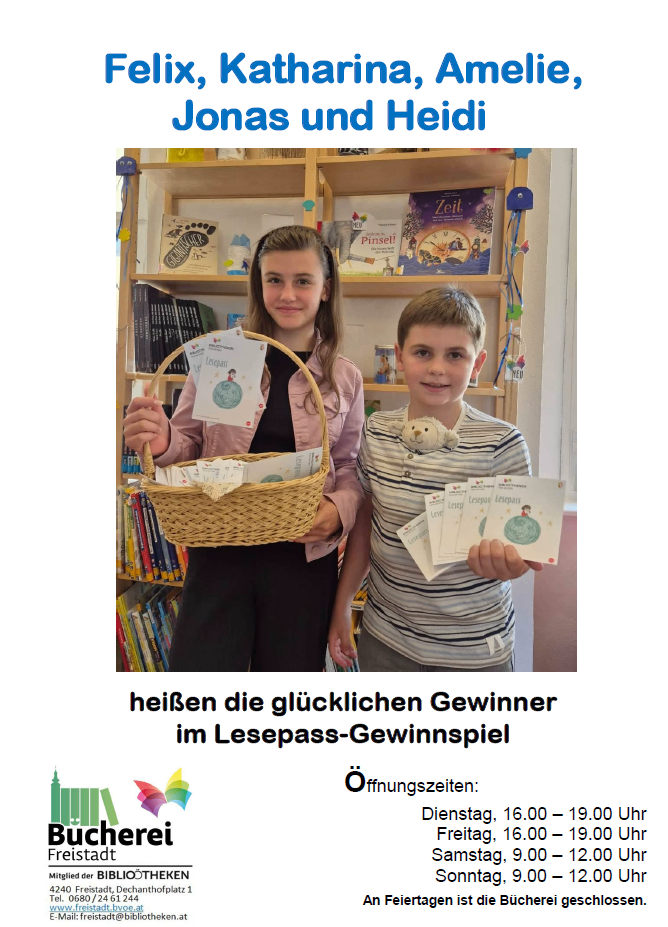 Zwei Kinder, Jonas und Heidi, stehen vor einem Regal mit Büchern und halten Körbe voller Bücher. Jonas hält ein Kuscheltier. Der Text lautet 'heißen die glücklichen Gewinner im Lesepass-Gewinnspiel'.