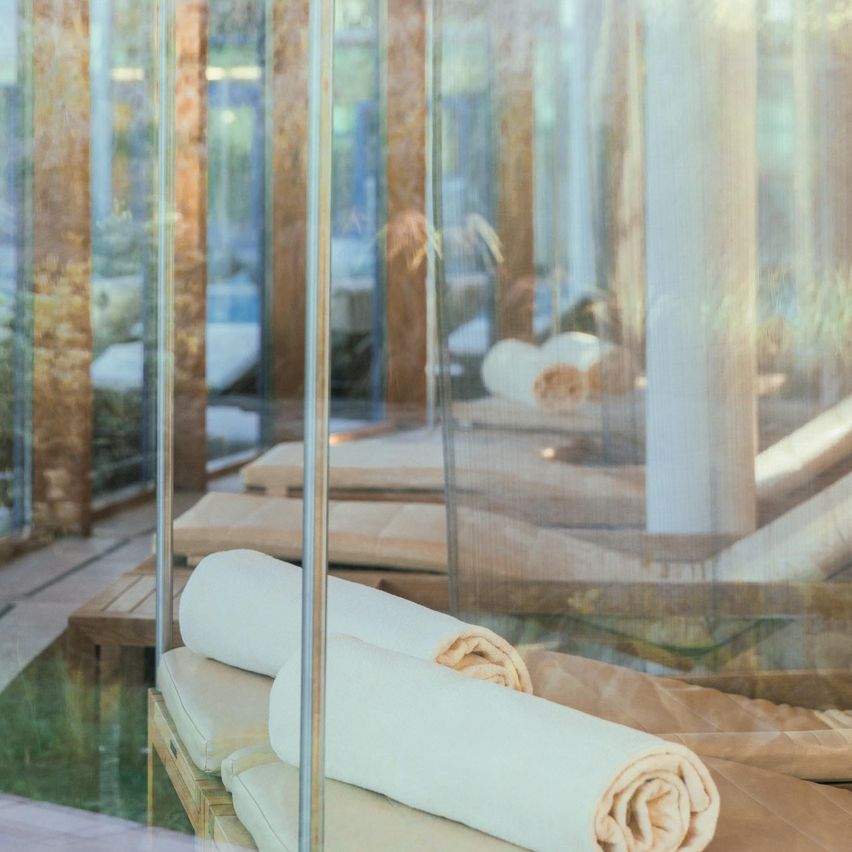 Bild enthält, Door, Spa