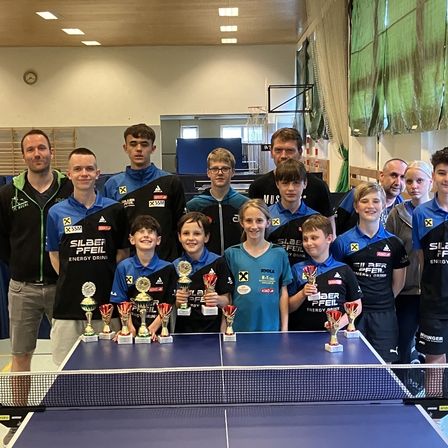 Bild enthält, People, Person, Adult, Male, Man, Boy, Teen, Female, Woman, Child