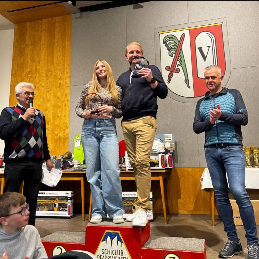 Bild enthält, Pants, Adult, Female, Person, Woman, Male, Man, Boy, Child, Jeans