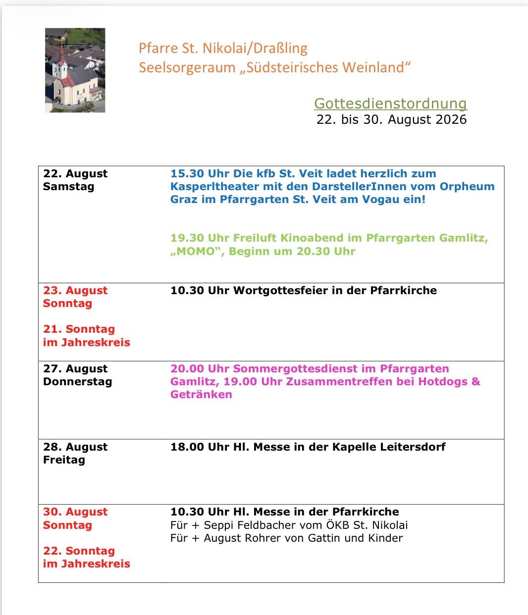 Ein Zeitplan für Gottesdienste und Veranstaltungen in der Pfarrkirche St. Veit vom 22. bis 30. August 2026. Veranstaltungen umfassen ein Puppentheater, eine kostenlose Freiluft-Filmvorführung, einen Wortgottesdienst, einen Sommergottesdienst und Messen.