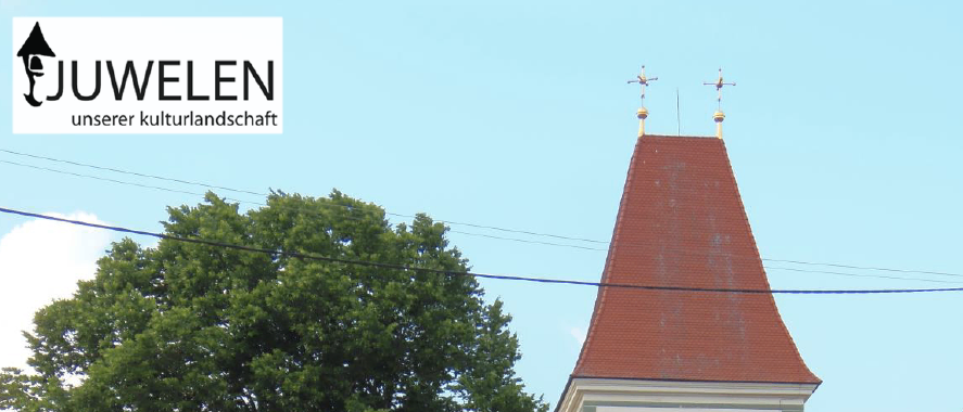 Ein weißer Turm mit einer Uhr und einem roten Dach befindet sich vor einem Gebäude. Ein Baum steht auf der linken Seite und eine Straßenlaterne auf der rechten. Die Worte 'Präsentationsabend Marktgemeinde Ehrendorf' stehen unten.
