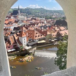 Bild enthält, Cityscape, Urban, Outdoors, Nature, Water, Countryside, Rural, Village, Person, Roof