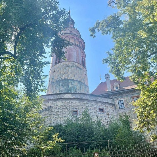 Bild enthält, Landmark, Architecture, Building, Person, Tower