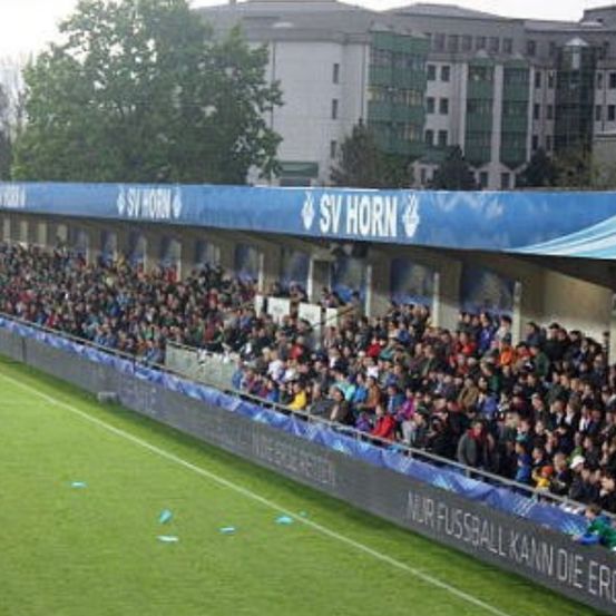 Bild enthält, People, Person, Dugout, Sport, Field