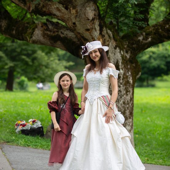 Dress, Formal Wear, Fashion, Gown, Evening Dress, Wedding Gown, Adult, Bride, Person, Woman