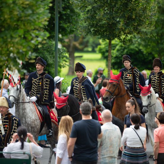 Adult, Female, Person, Woman, People, Equestrian, Male, Man, Boy, Child