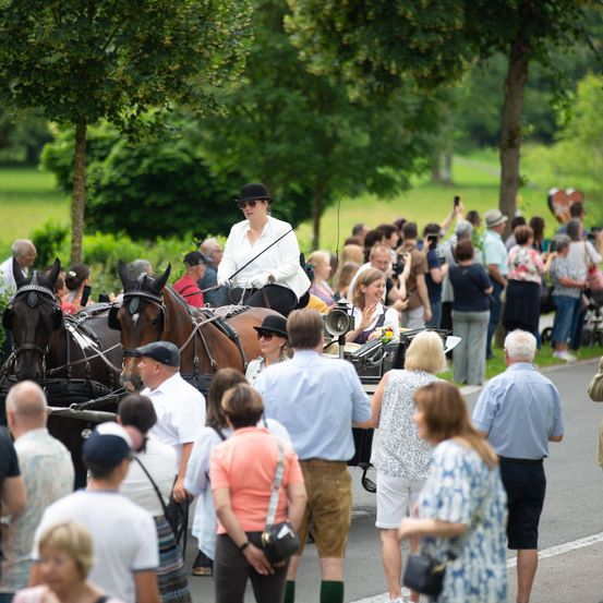 Adult, Male, Man, Person, Jeans, Handbag, Female, Woman, Shorts, Carriage