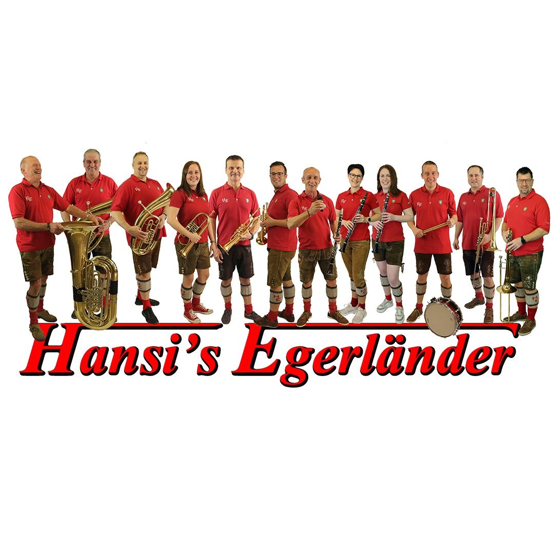 Eine Gruppe von Menschen in roten Kleidungsstücken posiert mit verschiedenen Musikinstrumenten. Der Text 'Hansi's Egerländer' ist prominent in Rot angezeigt.