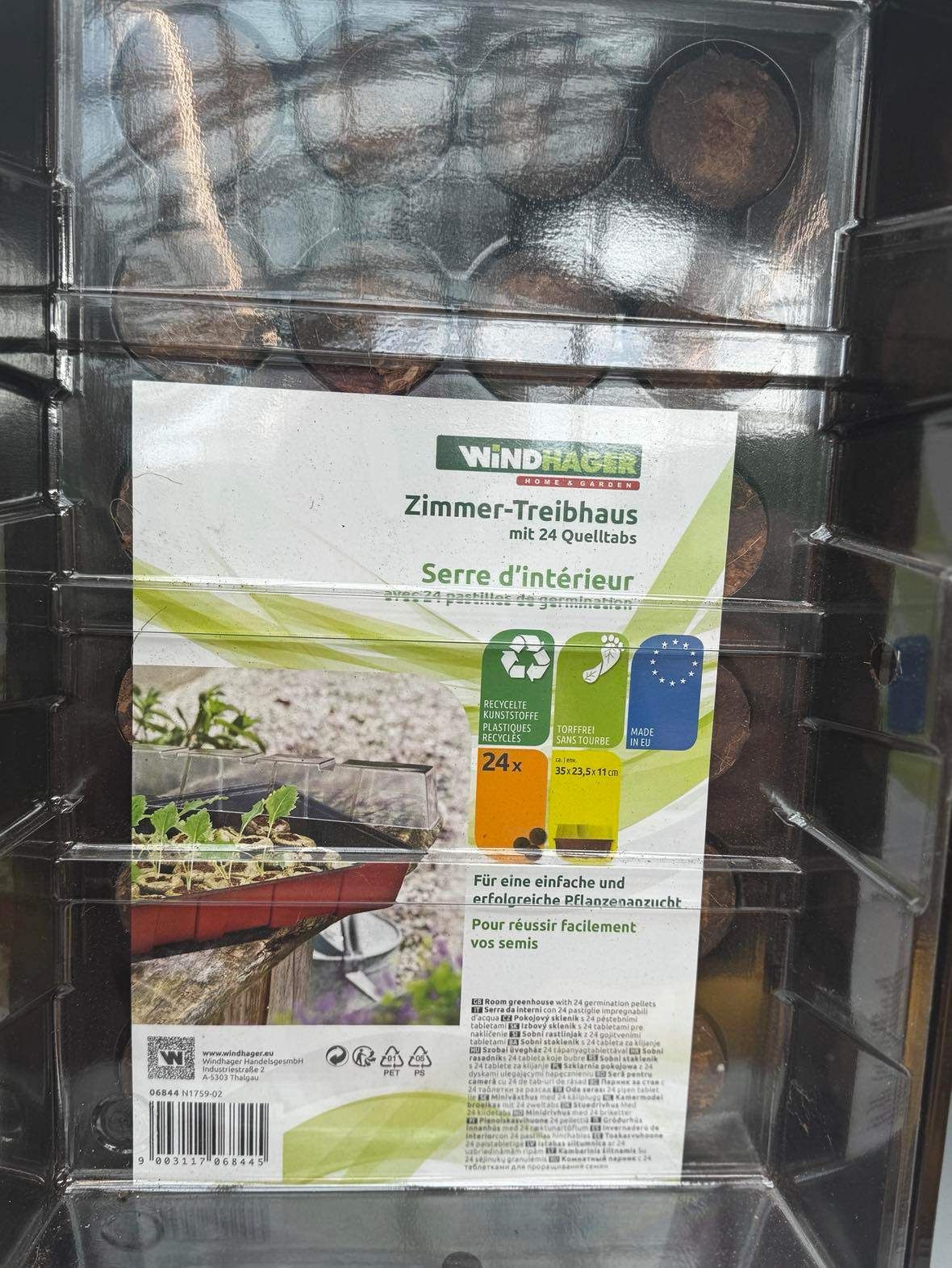 Bild enthält, Advertisement, Poster, Business Card, Paper, Text