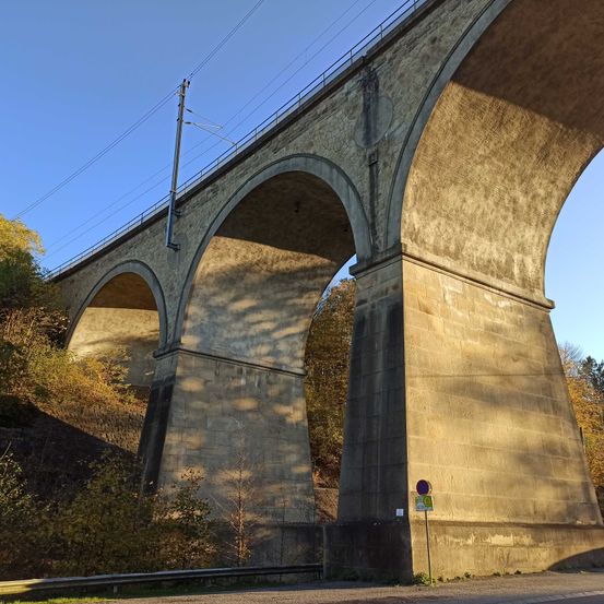 Bild enthält, Architecture, Bridge, Building, Viaduct