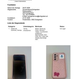 Ein Bild eines rosa Samsung Smartphones mit einem Schmetterlingsdesign auf der Rückseite. Das Telefon wird auf einer weißen Oberfläche angezeigt.