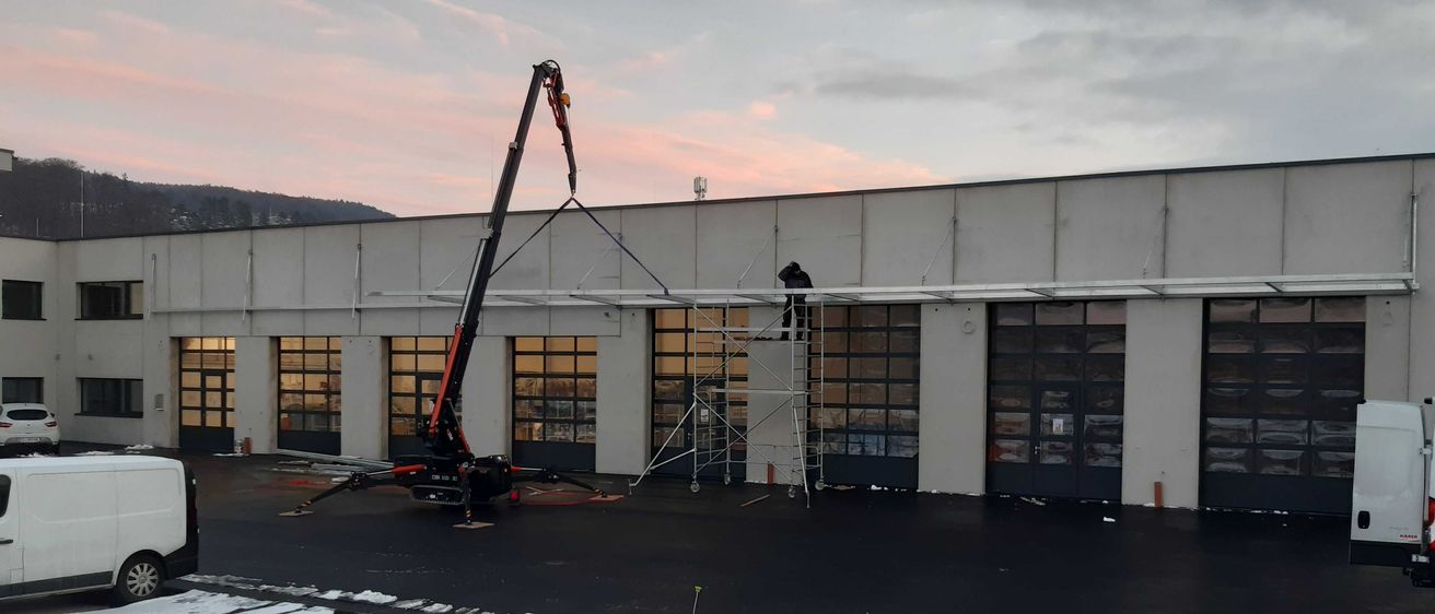 Bild enthält, E-scooter, Transportation, Vehicle, Car, Loading Dock