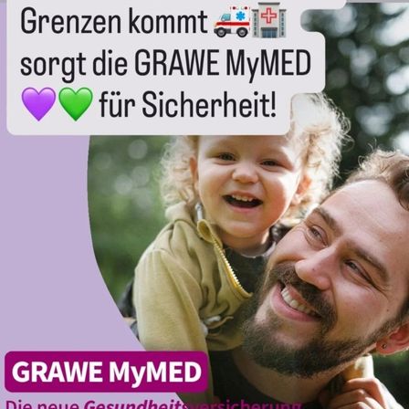 Ein Poster zeigt einen lächelnden Vater, der ein Kind auf seinen Schultern trägt, mit dem Slogan 'Graw MyMED sorgt für Sicherheit jenseits der Grenzen.' Symbole eines Herzens und eines Krankenwagens sind enthalten.