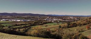Bild enthält, Outdoors, Nature, Countryside, Landscape, Scenery, Grass, Rural, Tree, Sky