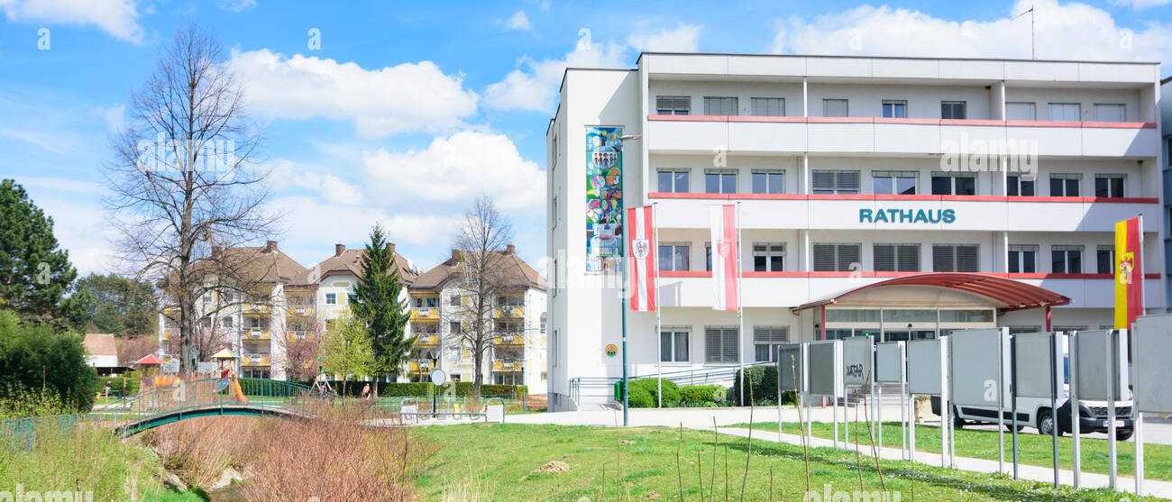 Bild enthält, Building, City, Office Building, Grass, Hotel, Resort, Urban, Hospital, Outdoors, School