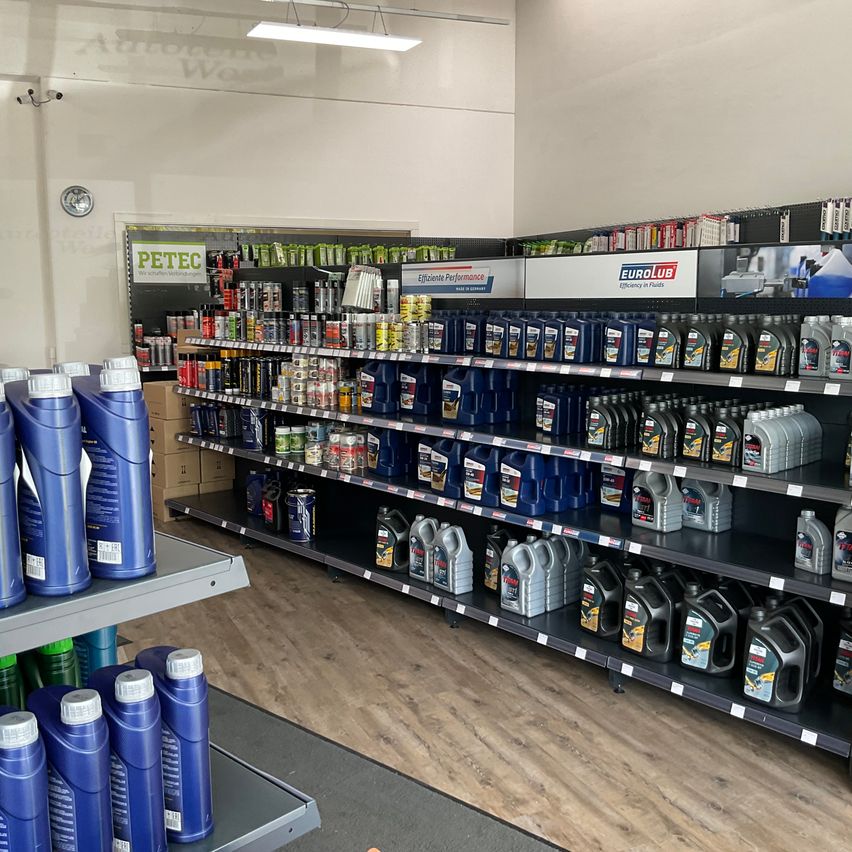 Bild enthält, Indoors, Shop, Architecture, Building, Market, Grocery Store, Supermarket, Box, Can, Tin