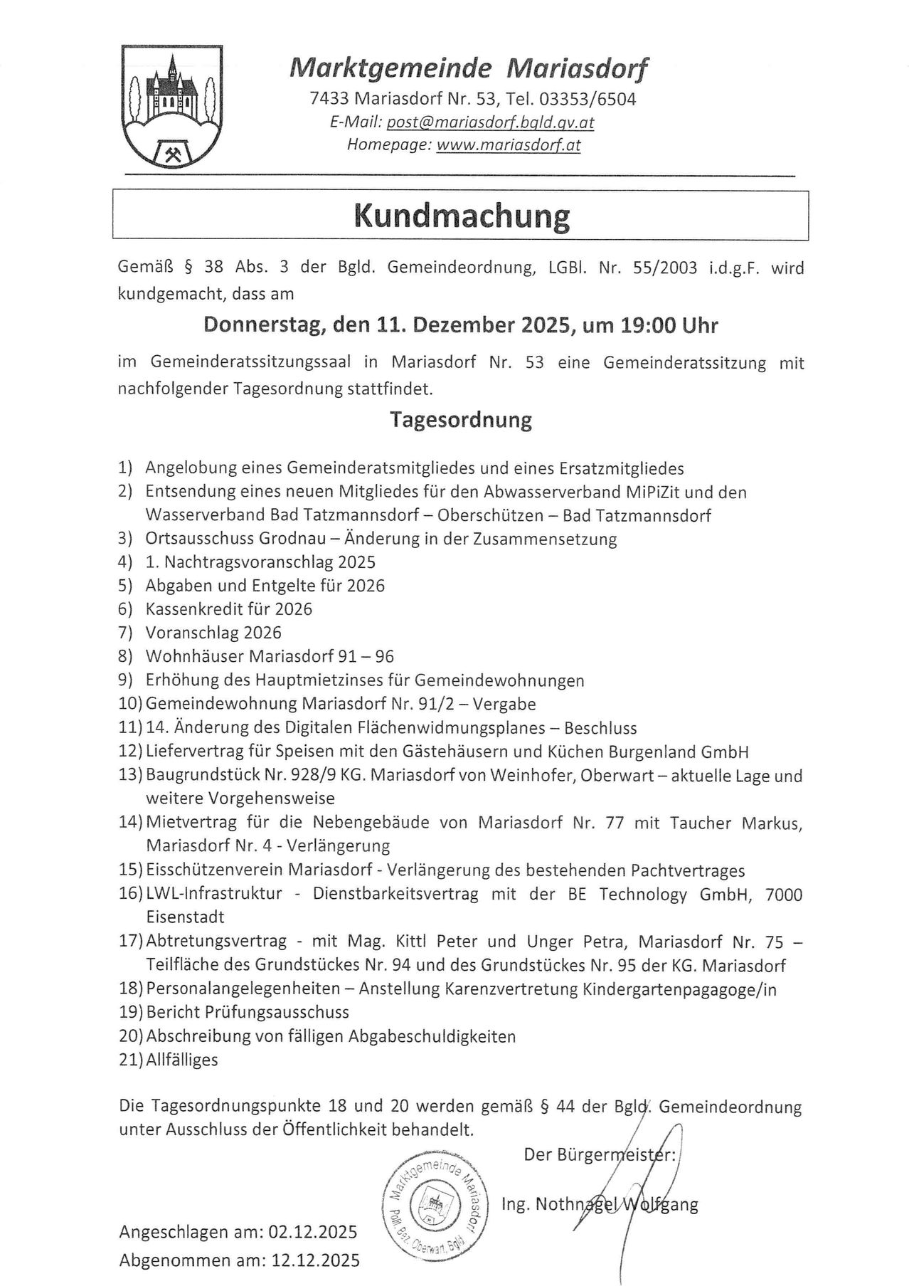 Amtliche Bekanntmachung einer Gemeinderatssitzung am 11. Dezember 2025 um 19:00 in Mariasdorf. Tagesordnung umfasst Vorschlag eines Gemeinderatsmitglieds, neuen Mitglied für Wasserverband, Ausschussrücktritt, Budgetänderungen, Kredite, 2026-Vorschlag, Wohnprojekte, Mietsteigerung, digitale Grundrisse, Cateringvertrag, Gebäudebestandsupdate, Mietvertrag und mehr.