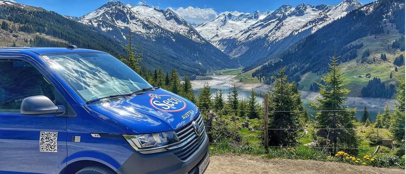 Bild enthält, Moving Van, Transportation, Van, Vehicle, QR Code