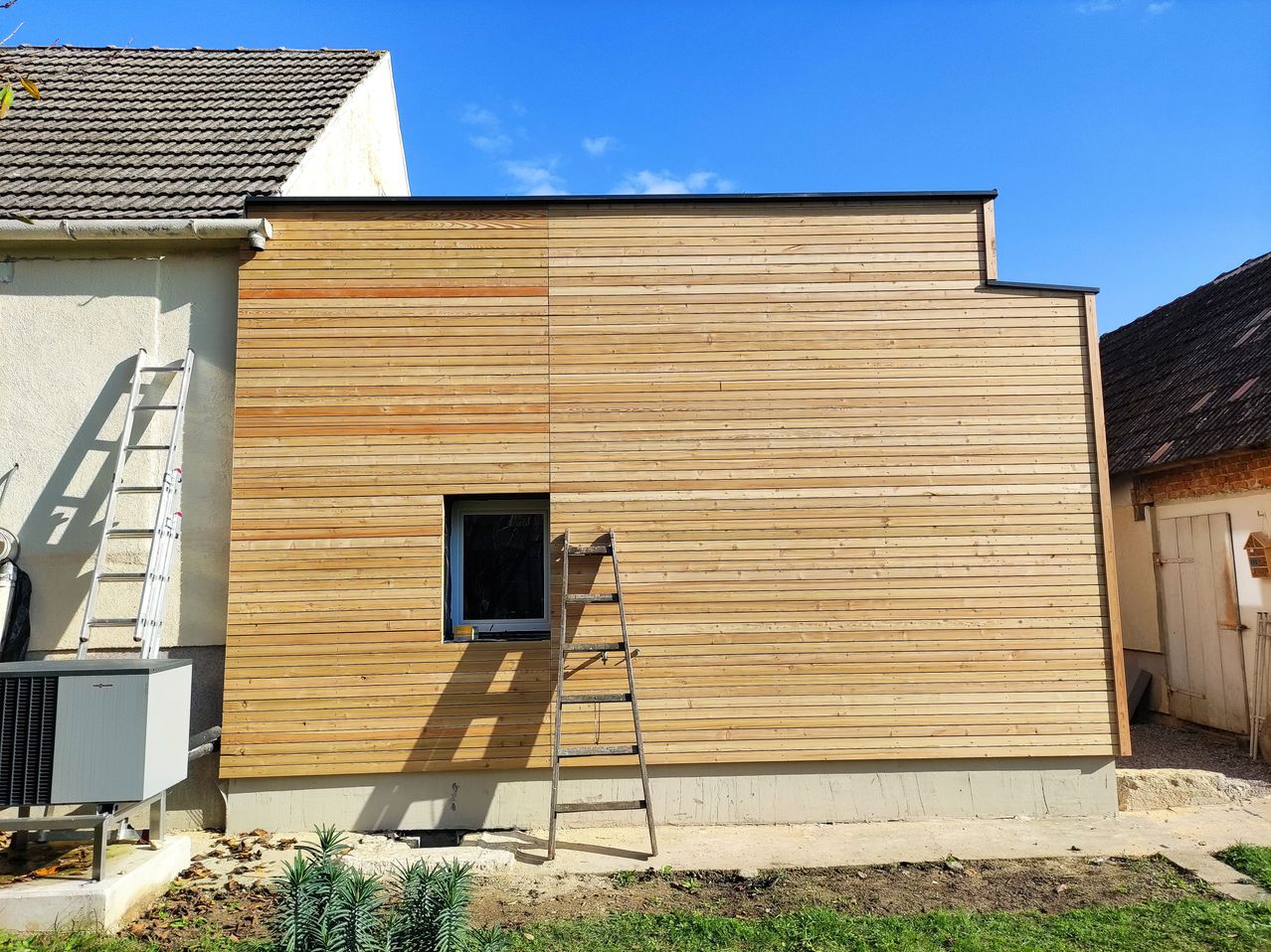 Bild enthält, Indoors, Interior Design, Wood Panels, Architecture, Building