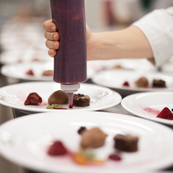 Bild enthält, Food, Food Presentation, Person, Plate, Cooking