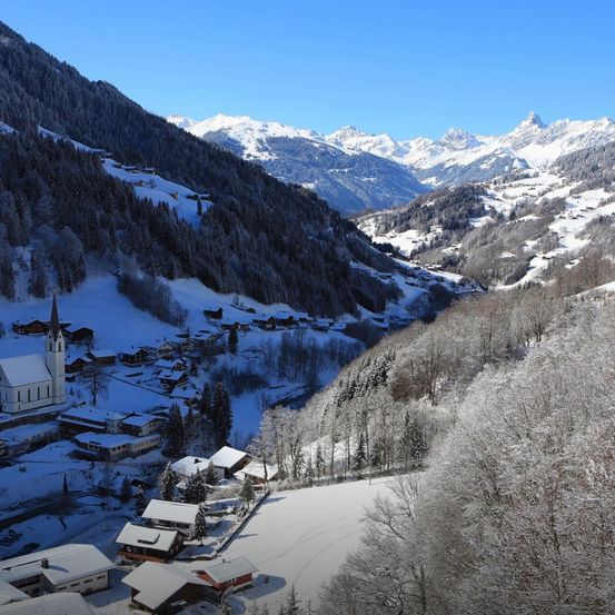 Bild enthält, Outdoors, Nature, Scenery, Mountain, Mountain Range, Peak, Slope, Ice, Snow, Landscape